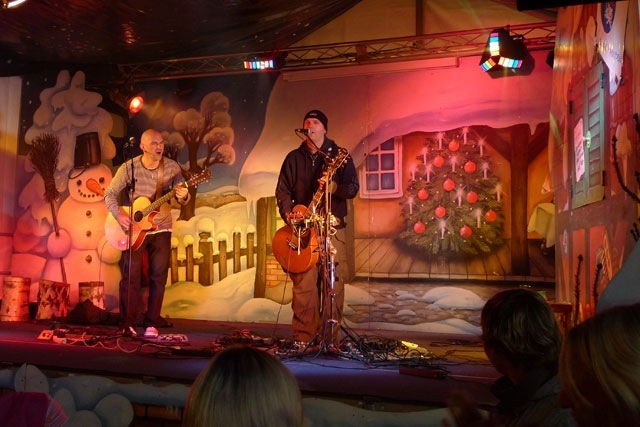 Weihnachtsmarkt, Glühweinparty mit der Band „Zig-Zag-Music“