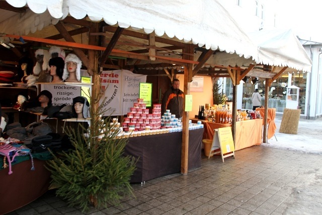 Einheimische Köstlichkeiten bei der Wintertaverne
