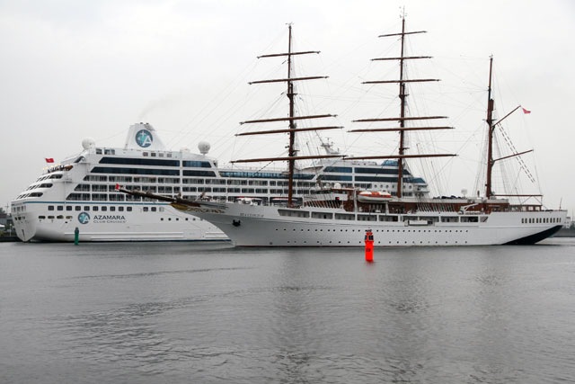 Sea Cloud II und Azamara Journey