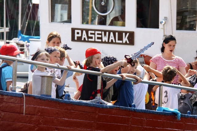 Kutter "Pasewalk" auf Piratenfahrt