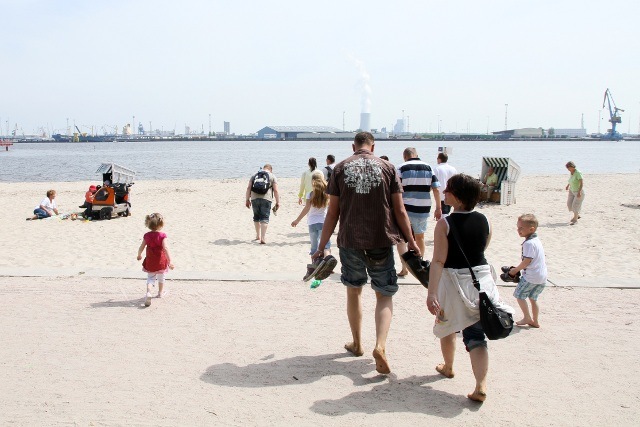 Auf zum Strand beim Barfußpfad