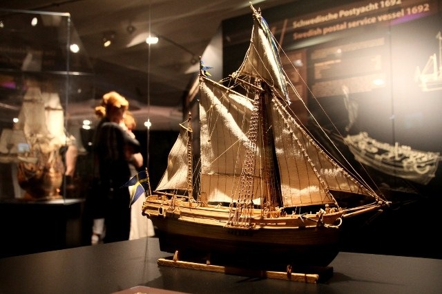 Schiffsmodel in Ausstellung "1 Sea - 4 Stories"