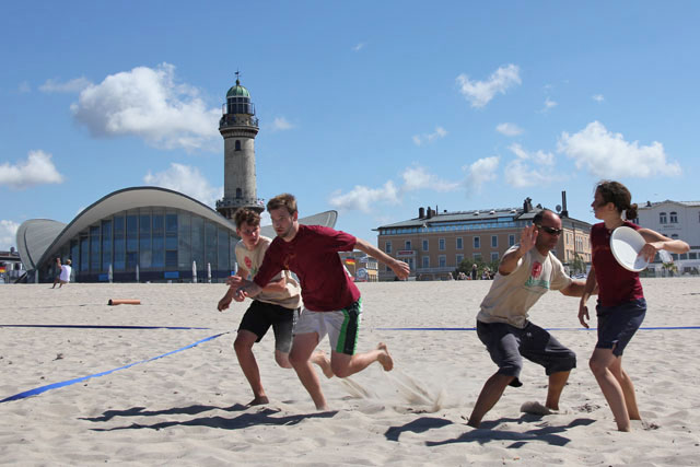 Frisbee: Divers Urquell vs. Erdferkel