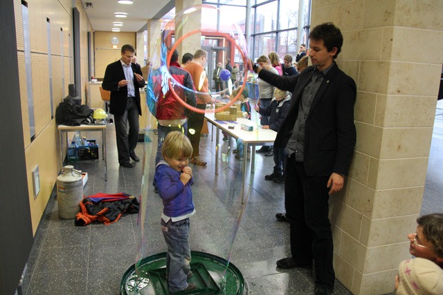 Wissenschaftsspielplatz „Eureka“ zu Gast in Rostock