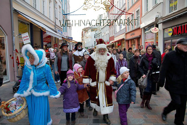 Die Märchentante und der Weihnachtsmann in der Kröpeliner Straße