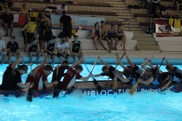 Drachenboot Indoor Cup in der Neptunschwimmhalle Drachenboot Indoor Cup in der Neptunschwimmhalle