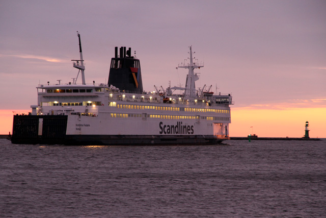 Als Fußgänger mit Bus und Fähre über die Ostsee - Rostock - Gedser - Nykobing