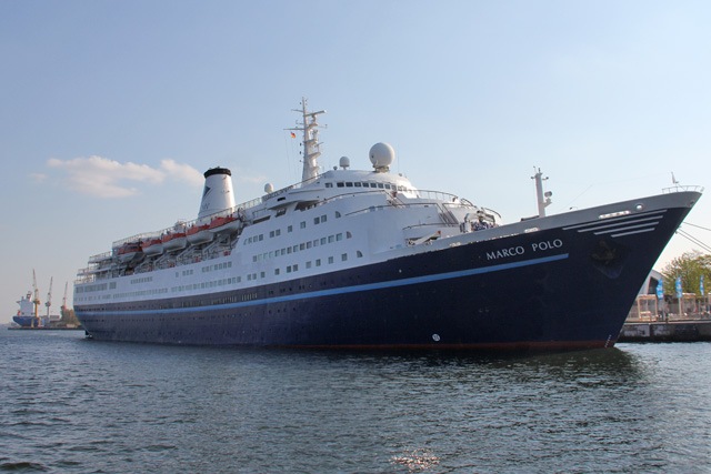 Marco Polo eröffnet Kreuzfahrtsaison 2011 in Warnemünde