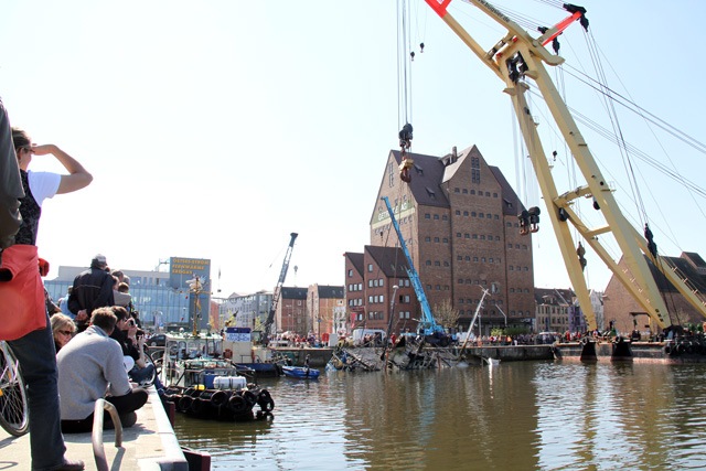 gesunkene Vagel Grip im Stadthafen Rostock gesunkene Vagel Grip im Stadthafen Rostock