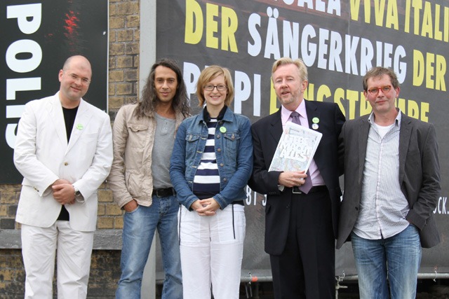 GMD Florian Krumpöck, Chefchoreograf Borislav Roznos, Schauspieldramaturgin Katharina de Vette, VTR Intendant Peter Leonard, Intendant Thomas Ott-Albrecht