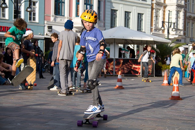 Skateboardfahrer bei der Rostocker Skaternight 2011 Skateboardfahrer bei der Rostocker Skaternight 2011