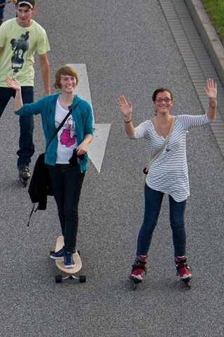 Rieke und Antje bei der Skaternight