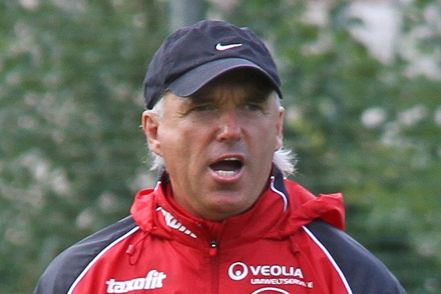 Ein sehr schwieriges Spiel erwartet Hansa-Coach Peter Vollmann heute gegen Fortuna Düsseldorf