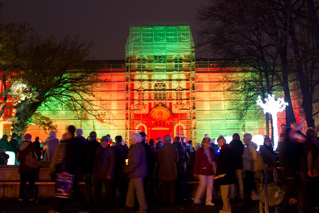 Universitätshauptgebäude während der Rostocker Lichtwoche 2011
