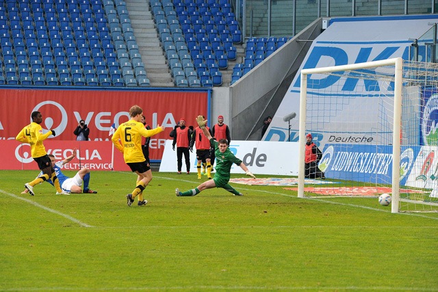 Marek Mintal bringt Hansa Rostock gegen Dynamo Dresden mit 2:1 in Führung