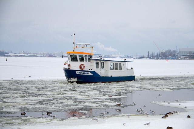 Dauerfrost lässt Warnow zufrieren