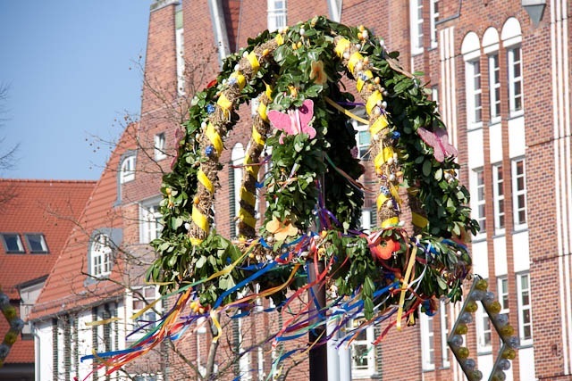 Osterbaum auf dem Rostocker Ostermarkt
