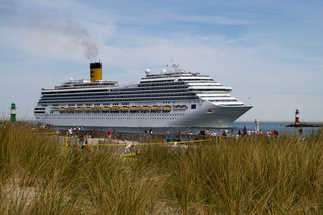 Erstanlauf der Costa Fortuna in Warnemünde