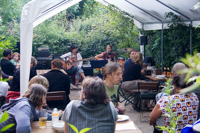 Sommergartenidylle im Heumond mit Mary Go Round