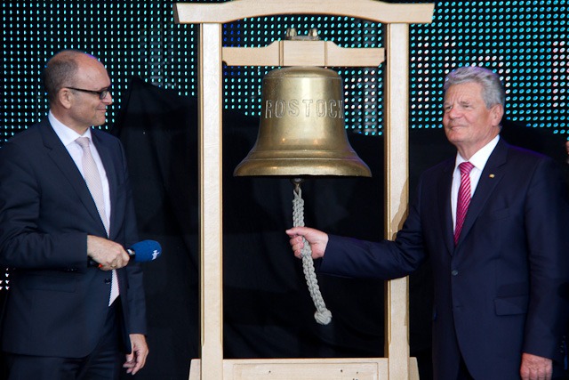 Erwin Sellering und Joachim Gauck eröffnen die 22. Hanse Sail