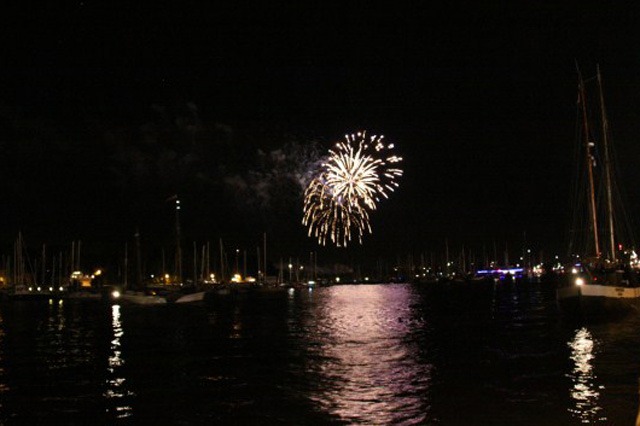 Hanse Sail 2012 - Feuerwerk im Rostocker Stadthafen Hanse Sail 2012 - Feuerwerk im Rostocker Stadthafen