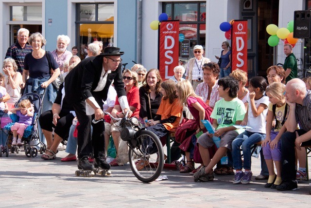 „Kultur aus dem Hut“ 2010 auf dem Uniplatz