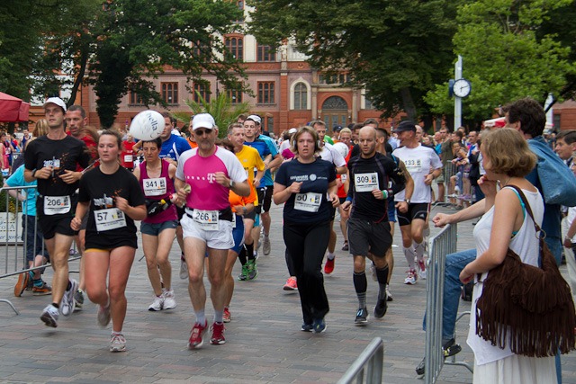 Marathonläufer auf dem Uni-Platz Marathonläufer auf dem Uni-Platz
