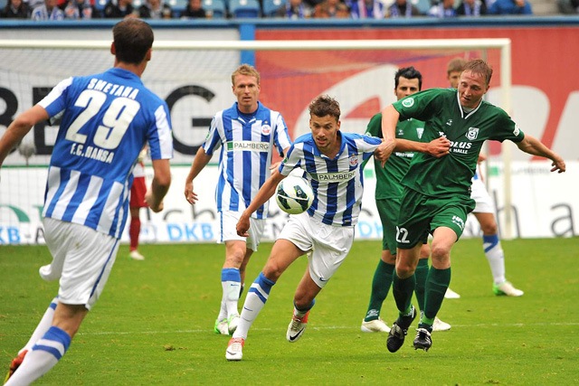 Hansa Rostock besiegt den Halleschen FC mit 2:0