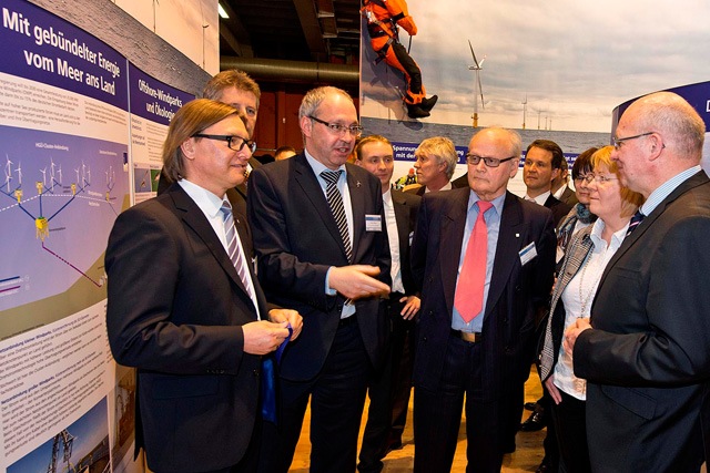 Offshore Infocenter Rostock auf dem Traditionsschiff eröffnet