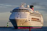 Das Kreuzfahrtschiff „Ambience“ in Warnemünde