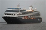 Die Azamara Quest beim Einlaufen in Warnemünde
