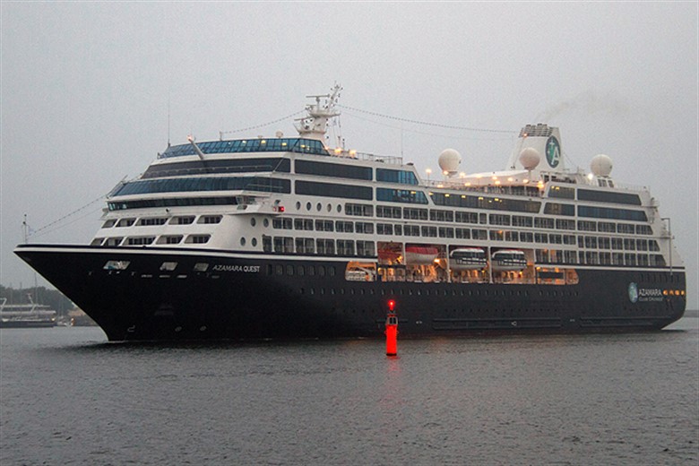 Kreuzfahrtschiff Azamara Quest im Kreuzfahrthafen Rostock-Warnemünde Kreuzfahrtschiff Azamara Quest im Kreuzfahrthafen Rostock-Warnemünde