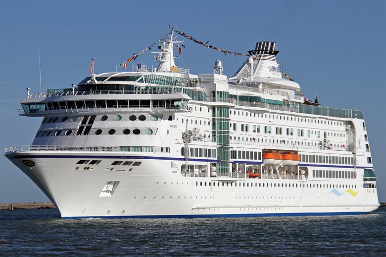 Kreuzfahrtschiff Birka Stockholm im Kreuzfahrthafen Rostock-Warnemünde Kreuzfahrtschiff Birka Stockholm im Kreuzfahrthafen Rostock-Warnemünde
