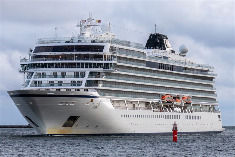 Kreuzfahrtschiff Viking Saturn im Kreuzfahrthafen Rostock-Warnemünde Kreuzfahrtschiff Viking Saturn im Kreuzfahrthafen Rostock-Warnemünde