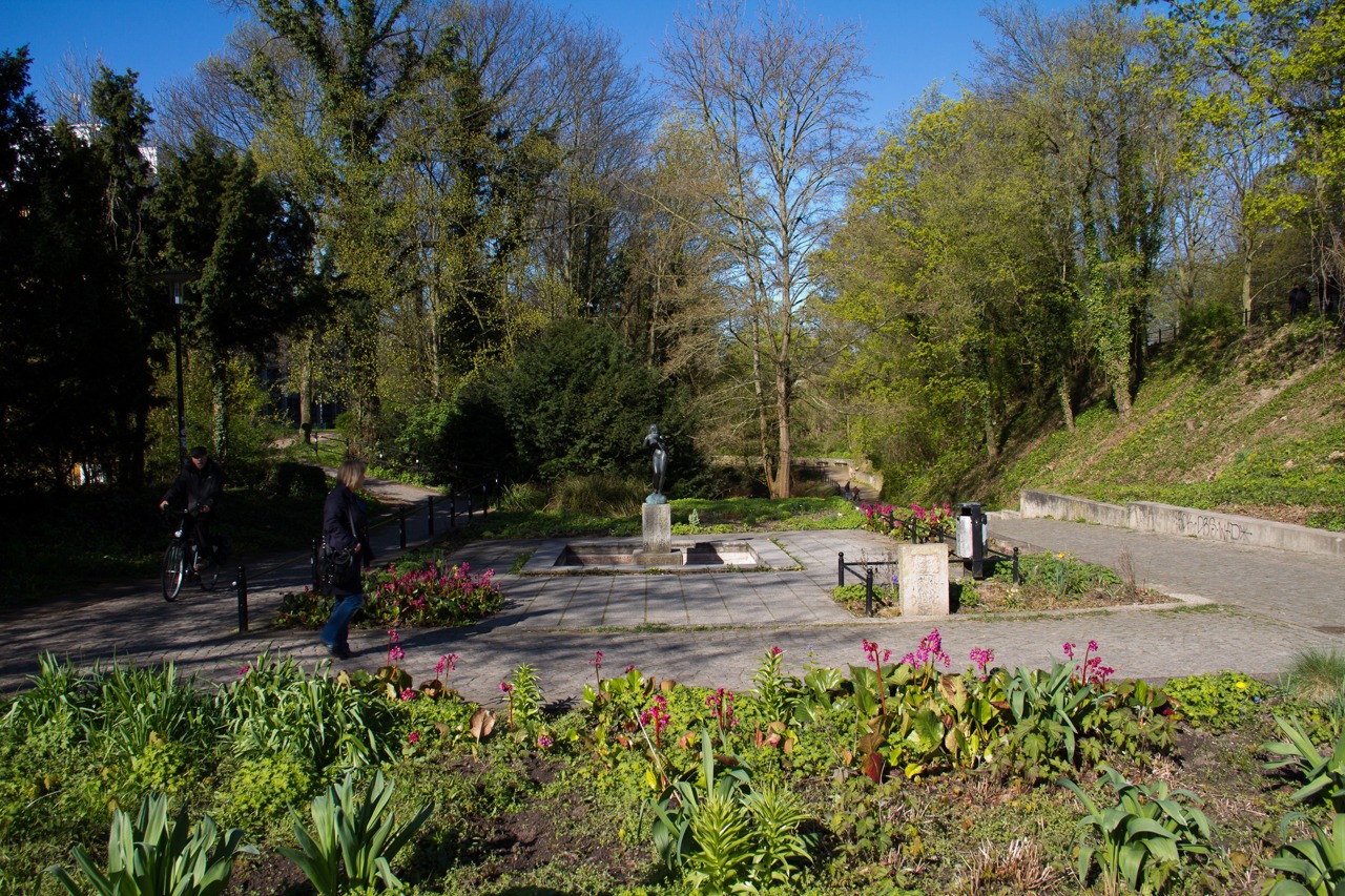 Vorher: Eingang Wallanlagen Hermannstraße im April 2014