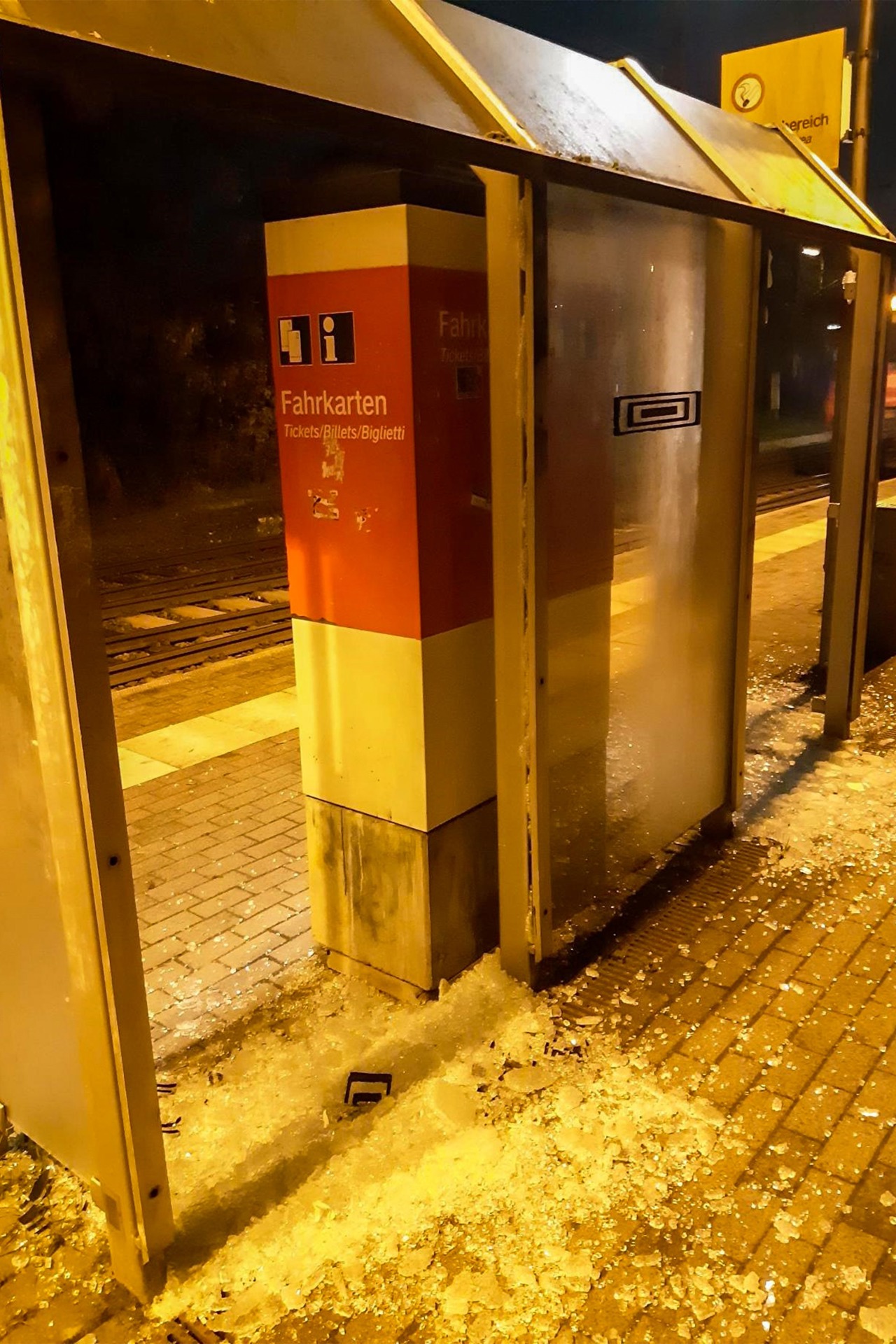 Vandalismus am S-Bahn-Haltepunkt Bramow