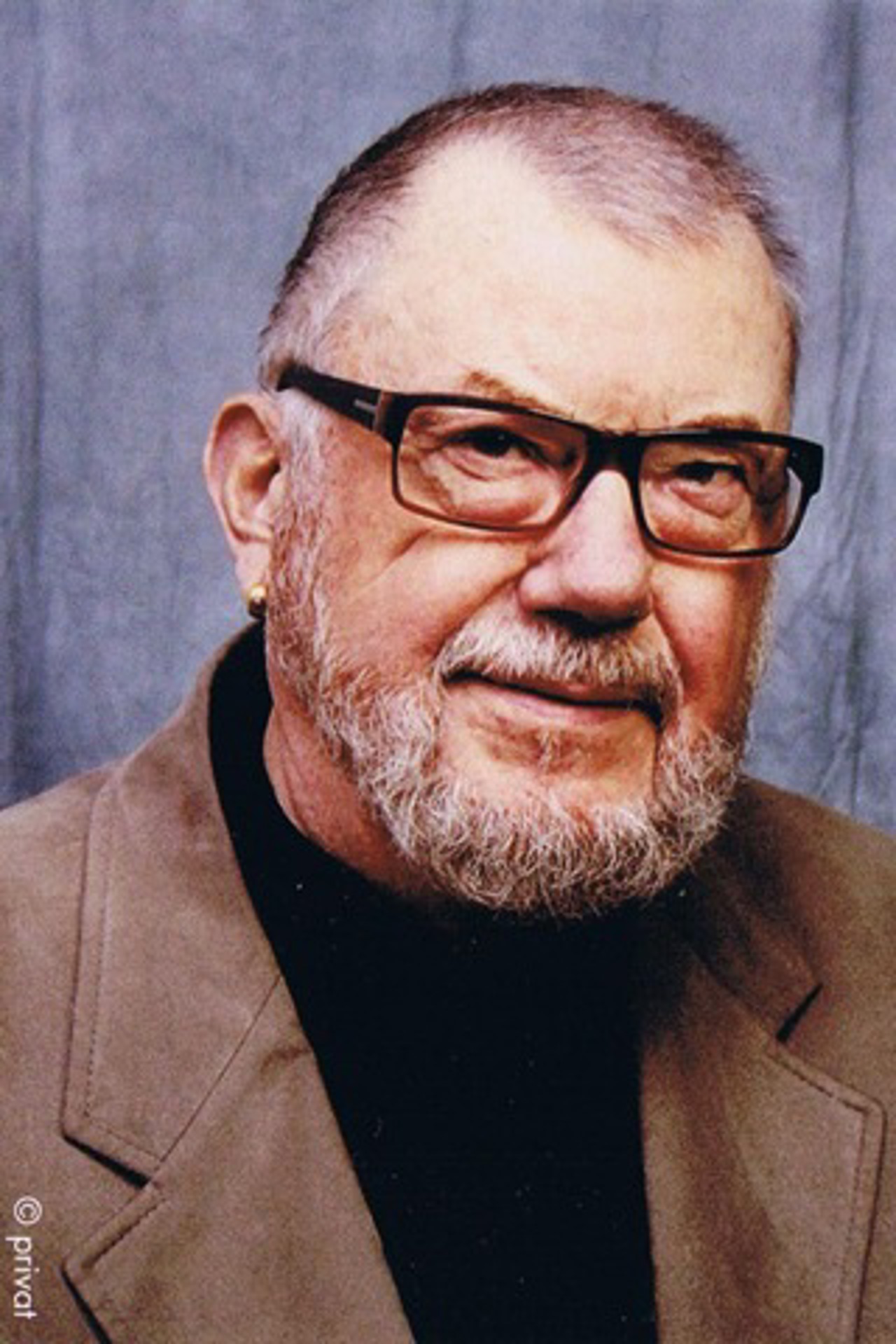 Wolfgang Mahnke liest am 3. März 2012 in der Societät Rostock maritim aus seinem neuen Buch „Nägenklauk – Plattdeutsche Geschichten“