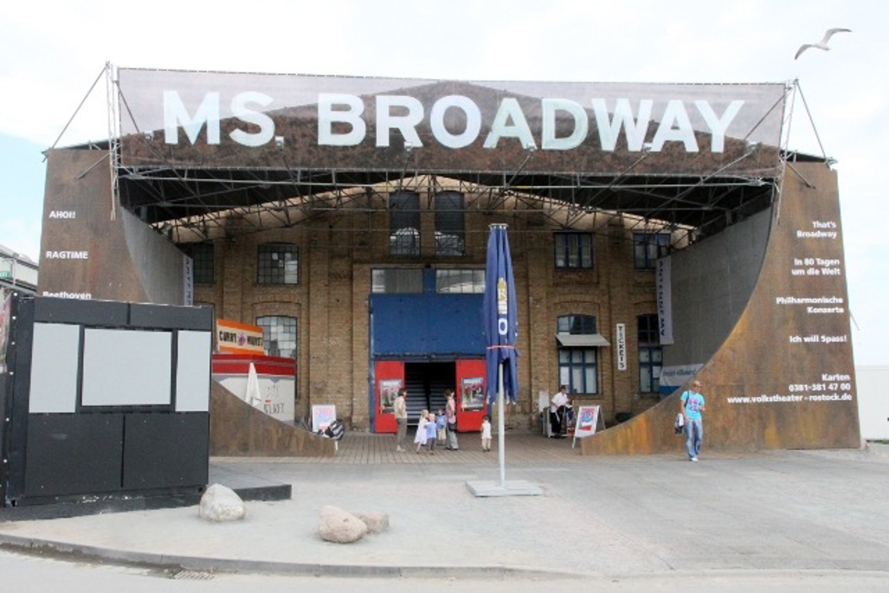 "Broadway" Halle 207 des Volkstheaters