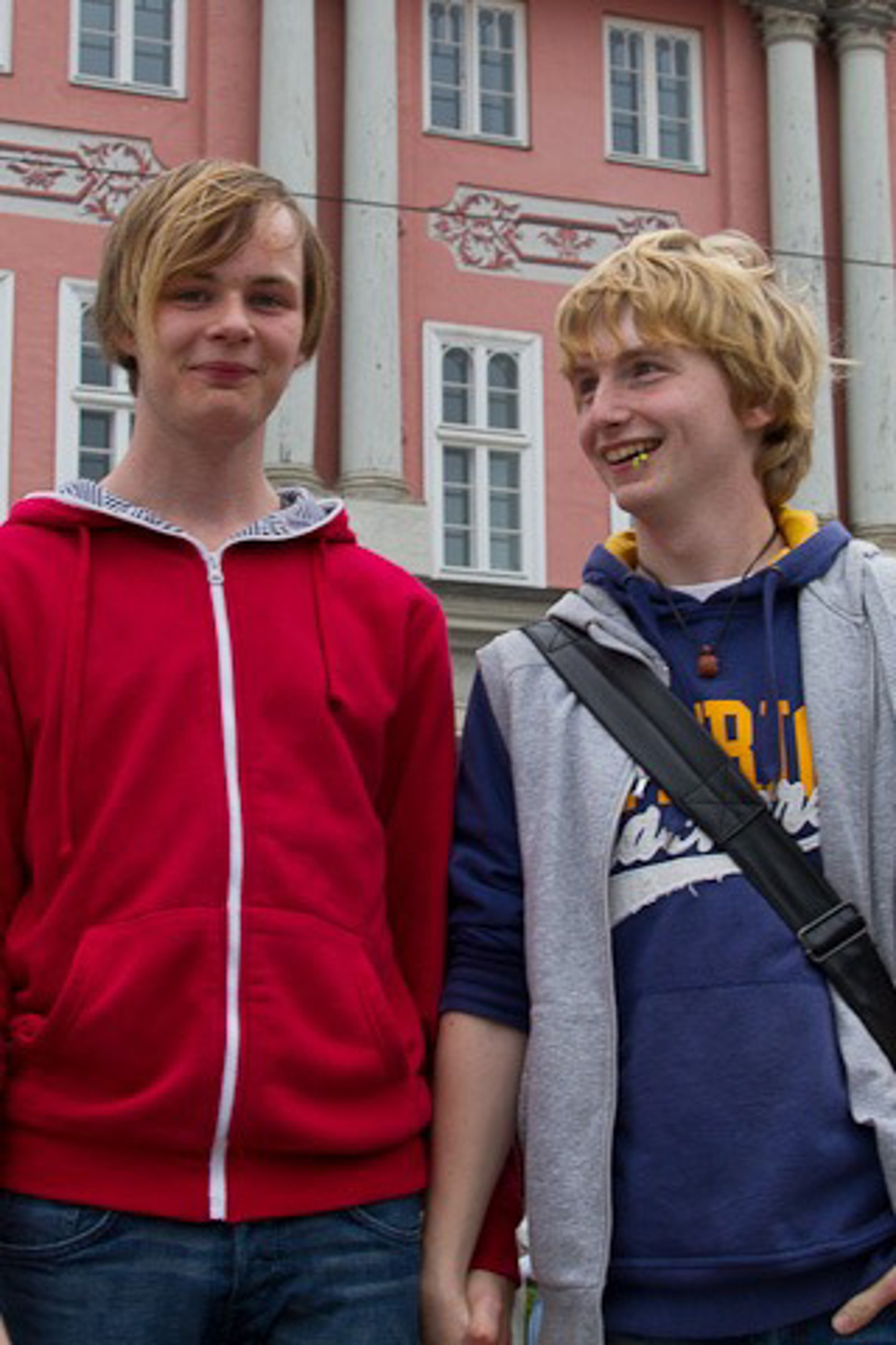 Dennis und Mathias sind seit über 14 Monaten ein Paar