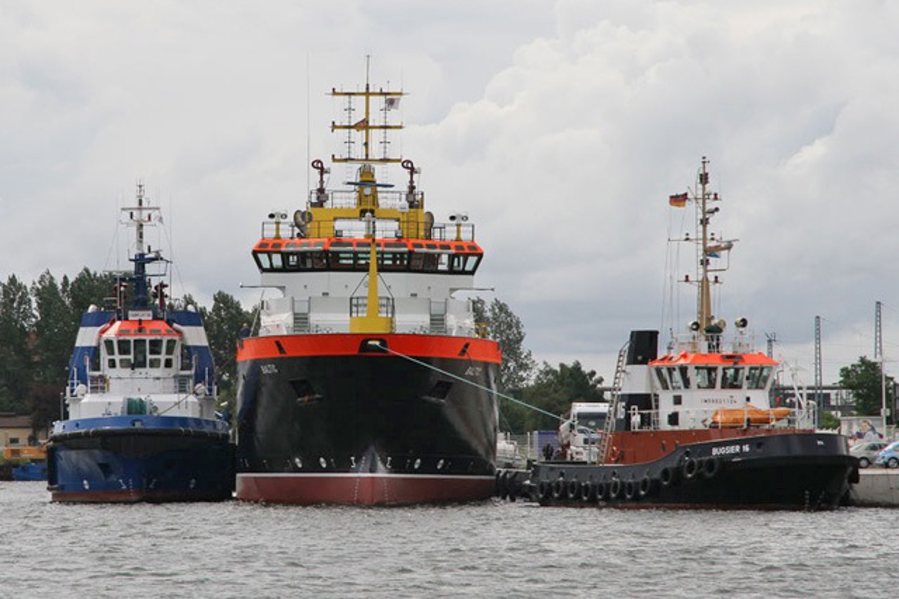 FAIRPLAY 26, Notfallschlepper BALTIC und  BUGSIER 16