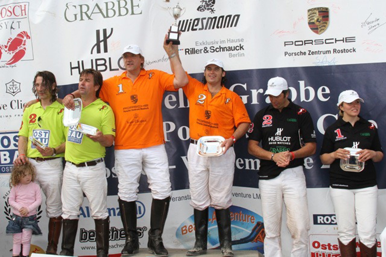 Siegerehrung beim BeachPolo Ostsee Cup 2011