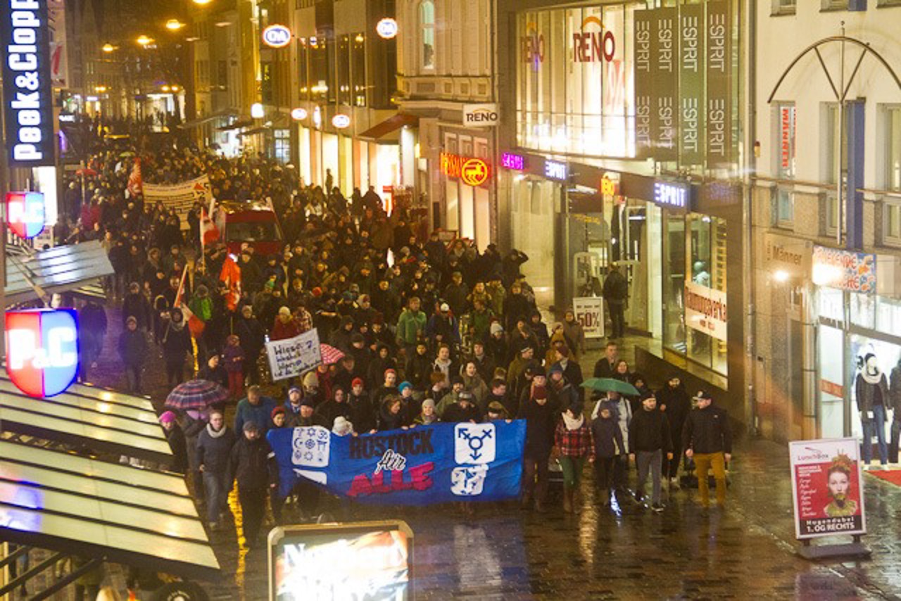 Demo gegen Pegida und MVgida vom Bündnis Rostock nazifrei
