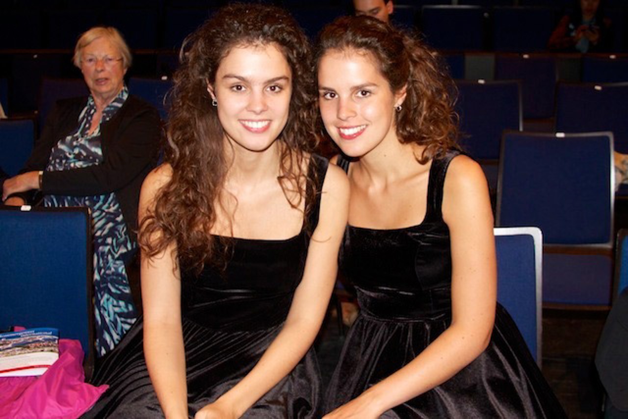 Studentinnen der HMT Karolin und Frederike Stegman waren vom Eröffnungskonzerrt beistert