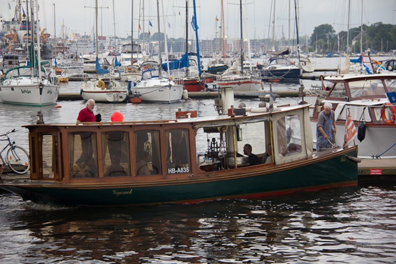 Dampfbarkasse Iris auf der Hanse Sail 2011