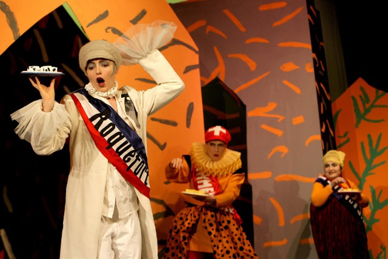 Käsedamen beim "Ritter Kamenbert"