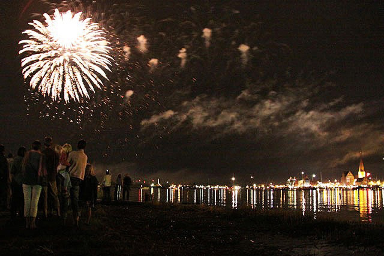 Feuerwerk bei der Hanse Sail Rostock
