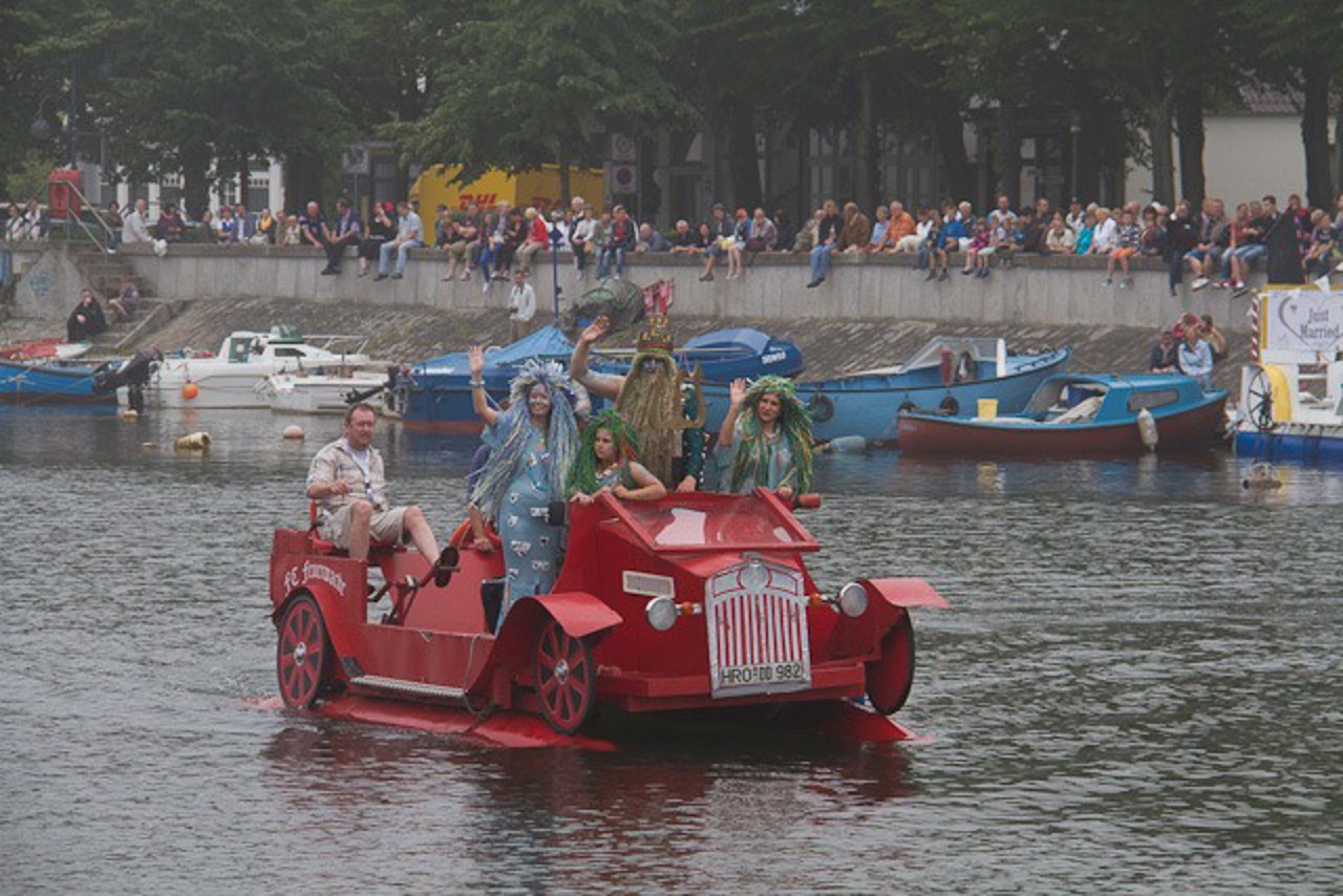 Neptun kommt zum Waschzuberrennen 2012