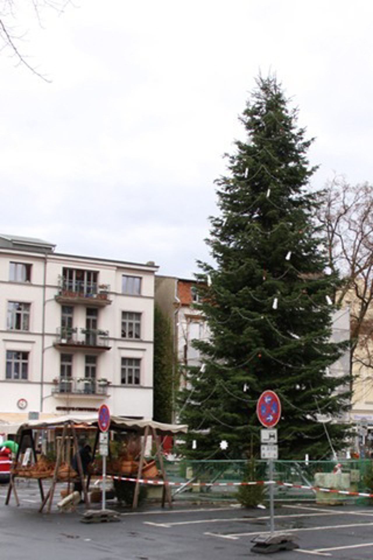 Weihnachtsmarkt am Kirchplatz Warnemünde