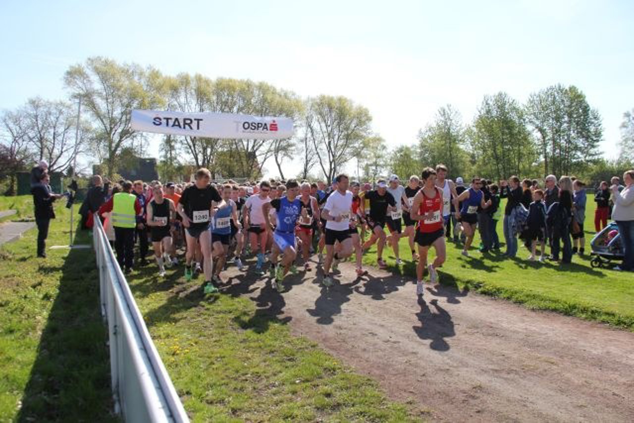 Start der 10 Kilometer beim 30. STOLTERA-Küstenwaldlauf