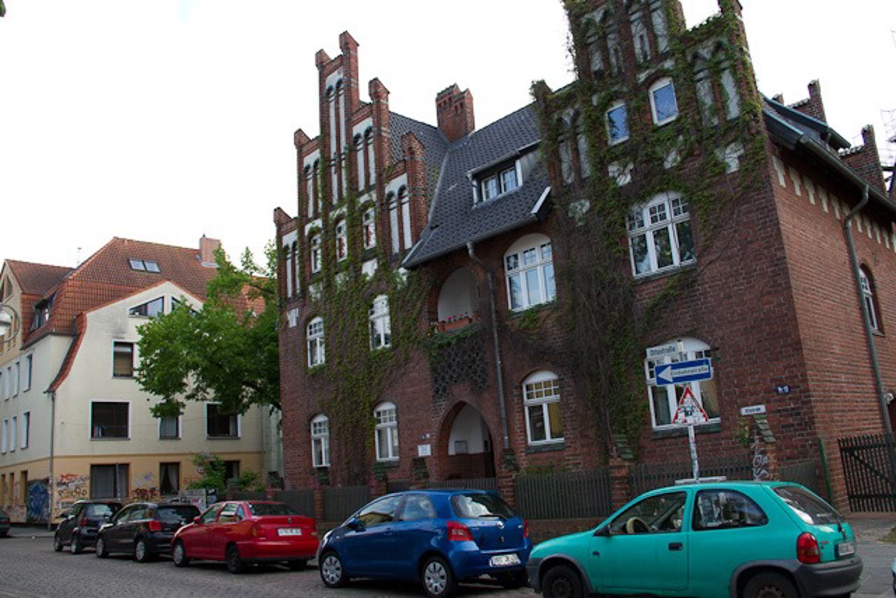 In der Ottostraße findet am 14. Juni eine Podiumsdiskussion statt. Sie wird dafür für den motorisierten Verkehr gesperrt.